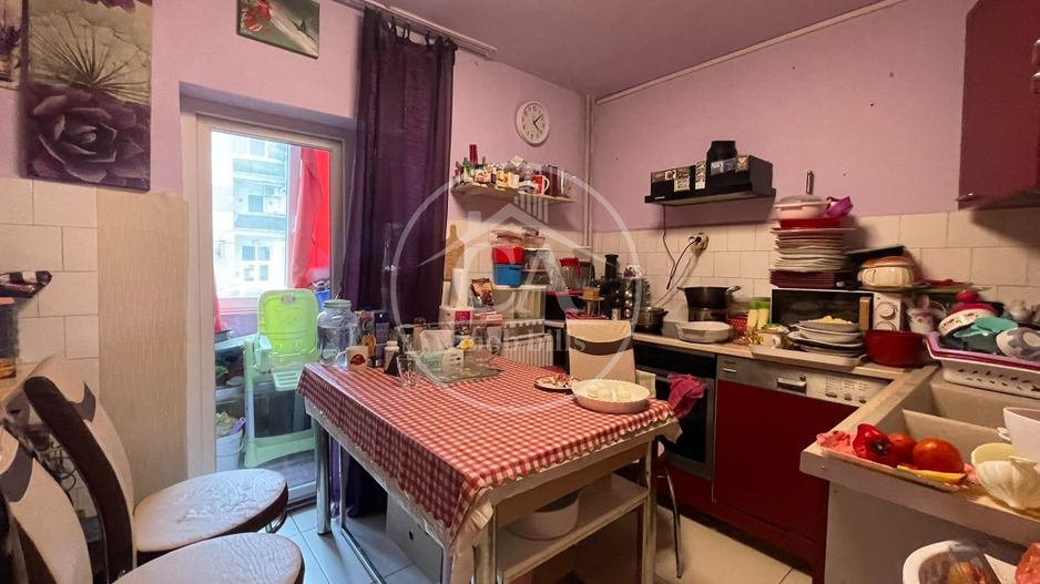 Apartament cu 3 camere de vânzare în zona Rogerius, Oradea - Poză 7