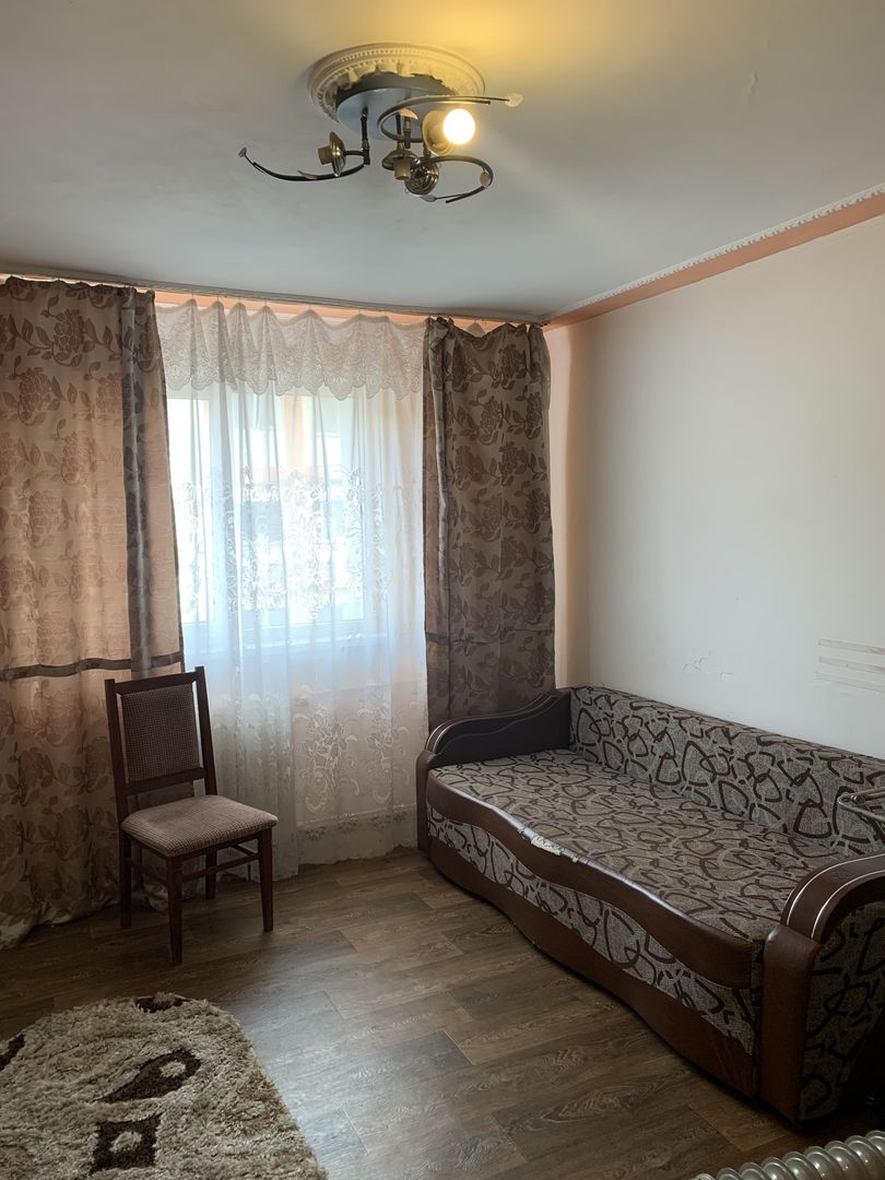 Garsoniera de inchiriat Zona Tractoru - Poză 1