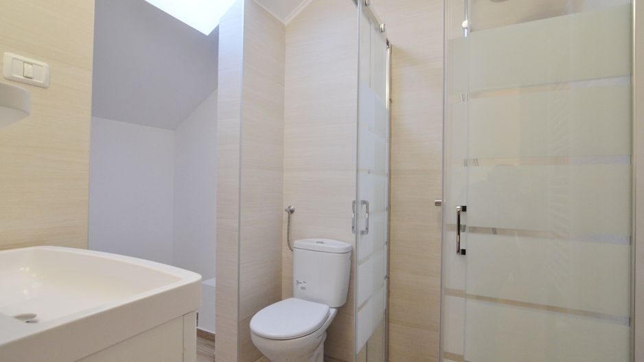 Inchiriem casa noua individuala 4 camere cu garaj - Poză 24