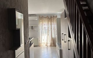 Apartament  2 camere Sagului cu scara interioara - Poză 3