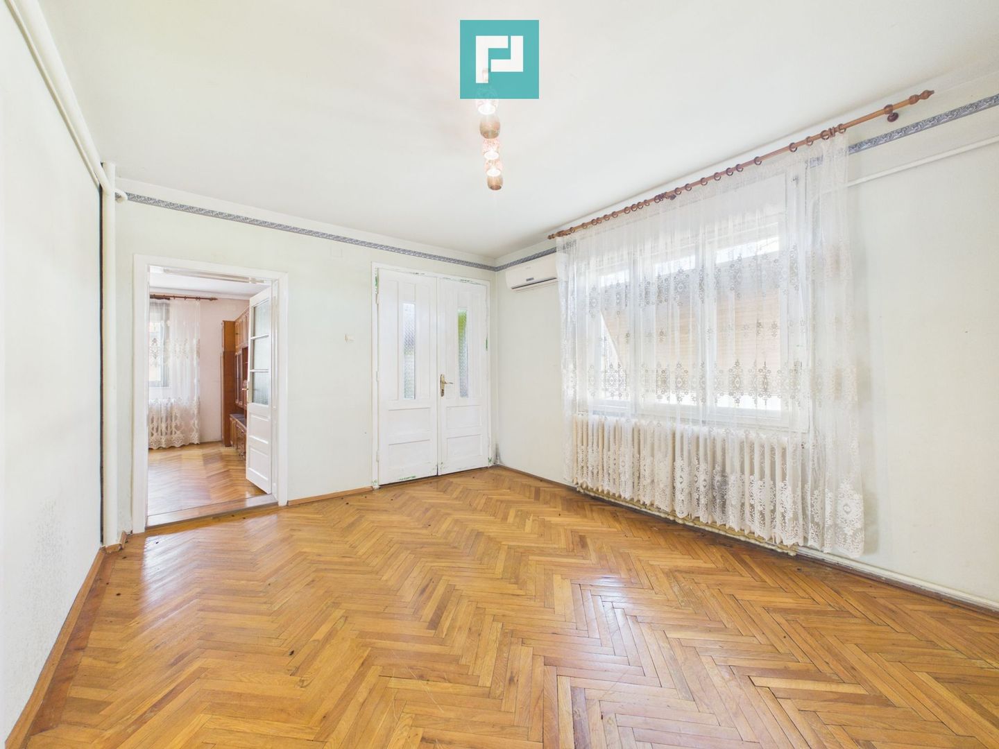 Casă cu 4 camere în Bujac - Poză 6