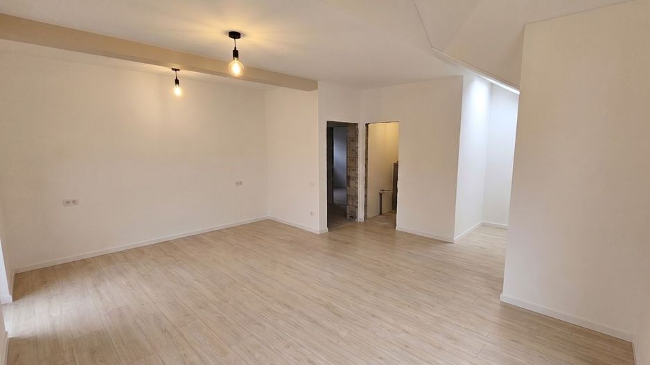 Apartament cu 4 camere 125 mp (4 garsoniere) la cheie + 60 mp pod - Busteni - Poză 4