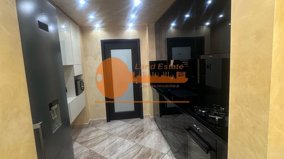 3 camere Dristor  ( 750 m metrou-Lux ) - Poză 11
