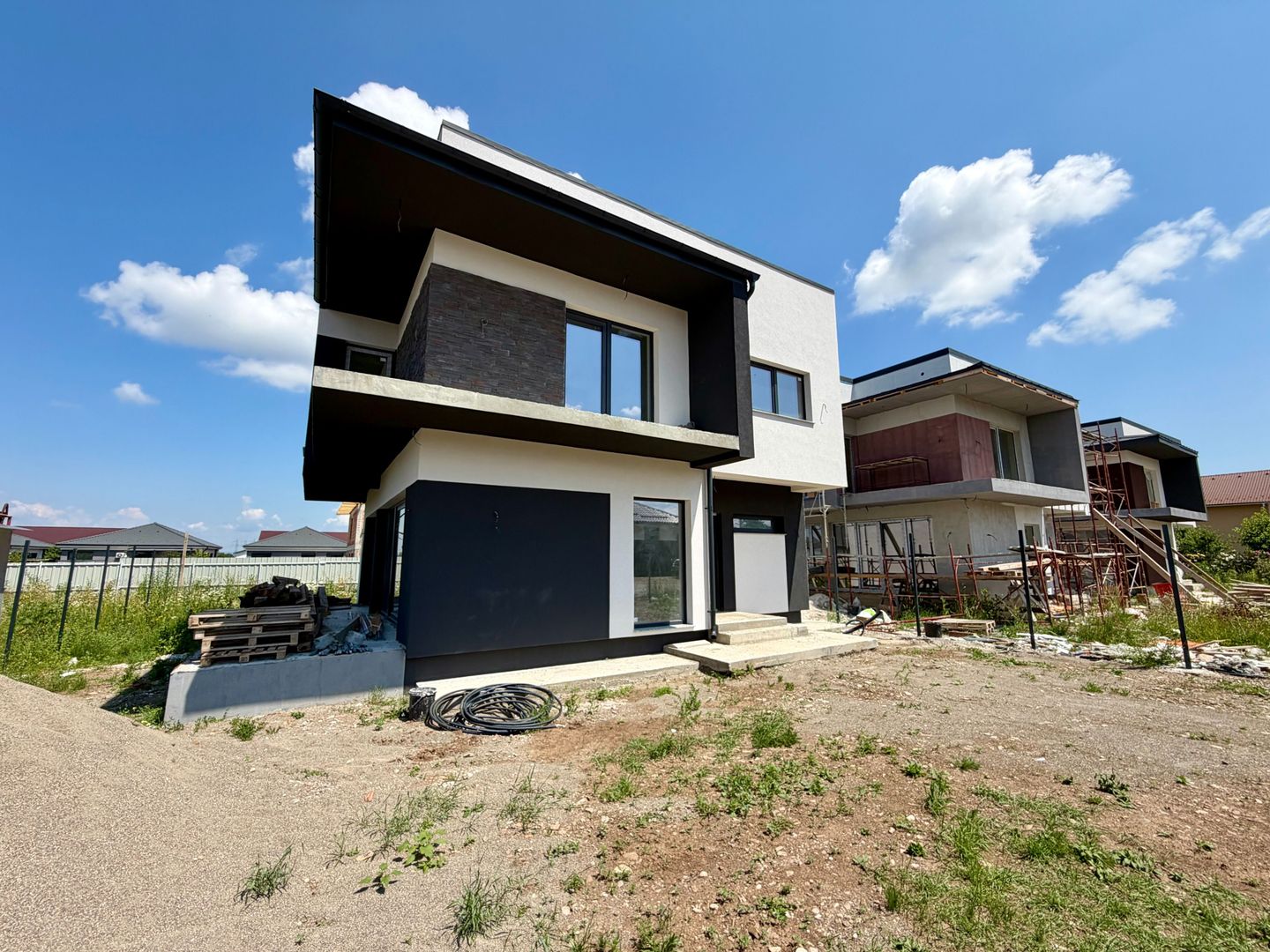 Casa 5 camere - Cartierul Izvor | 128 mp utili | Teren 417 mp - Poză 3