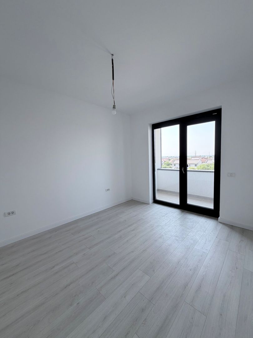 APARTAMENT CU TERASA - Poză 3