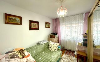 De vânzare apartament cu 3 camere decomandat, zona Piața Mare - Poză 2