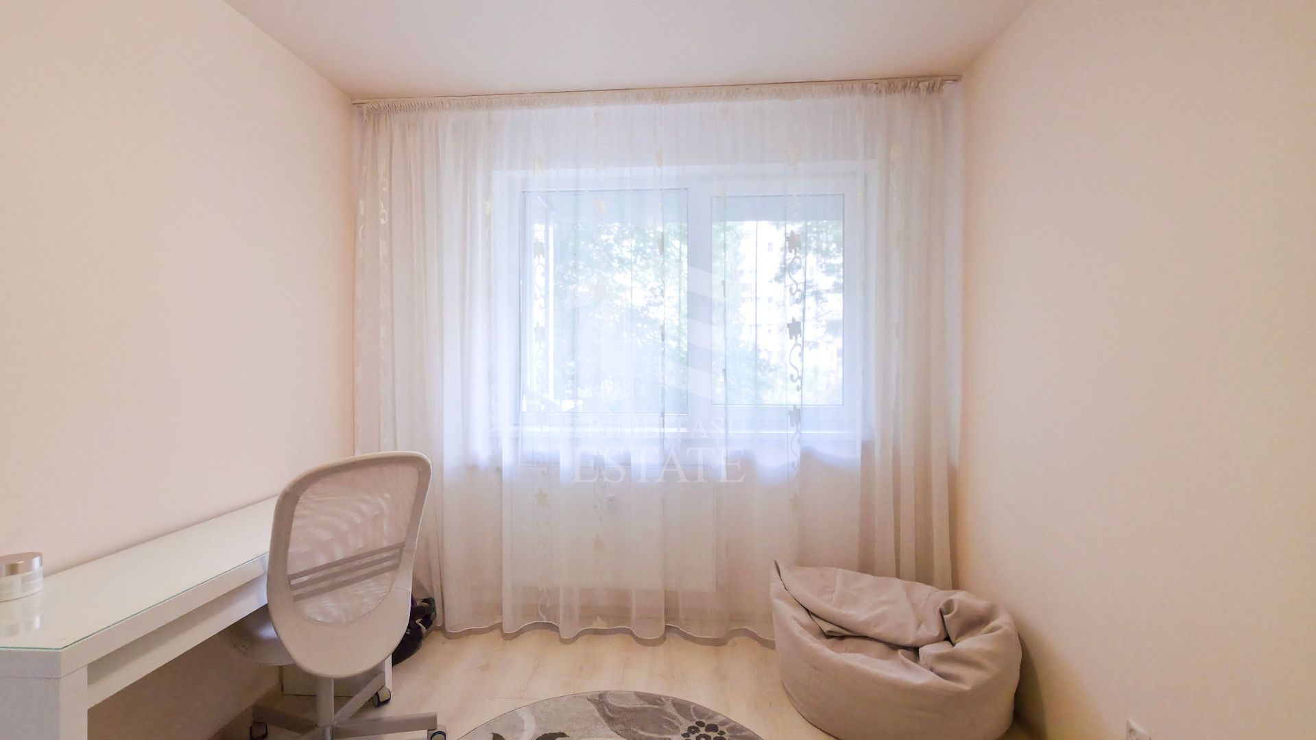 Apartament spațios de 3 camere cu loc de parcare inclus - Poză 13