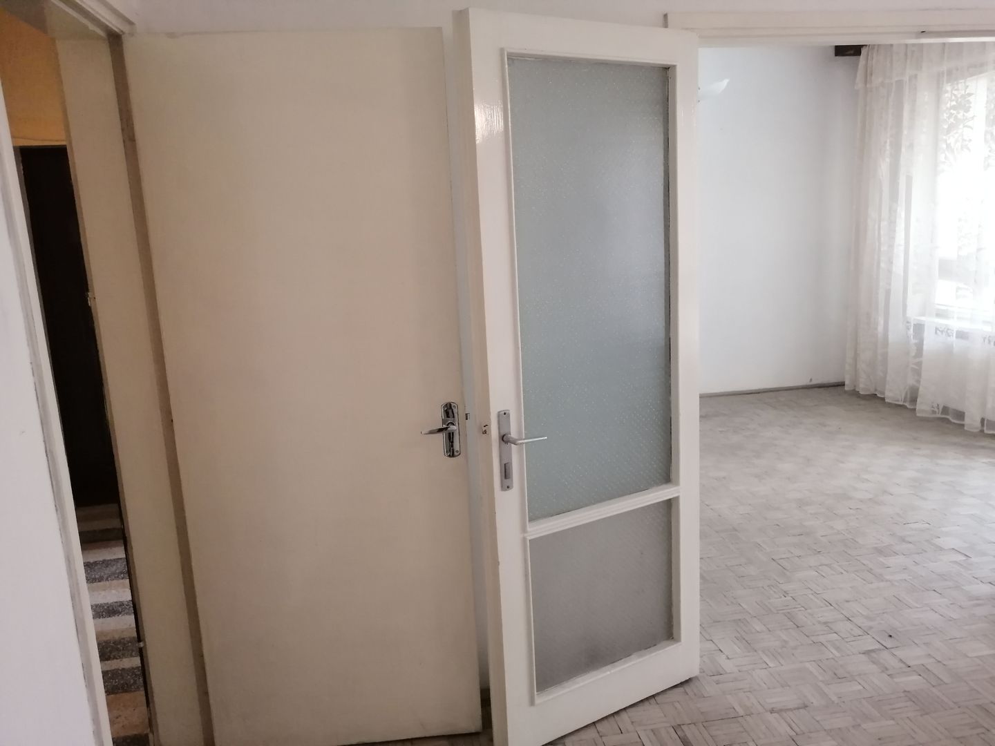 2 camere zona pietei Tractorul - Poză 5