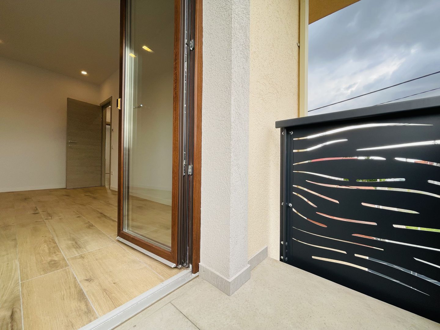 Casa de inchiriat in Dumbravita - Conexiuni excelente si spatiu versatil! - Poză 22