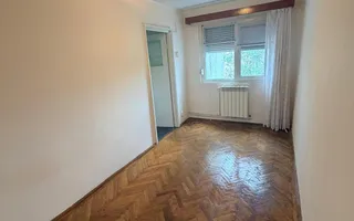 Vanzare apartament cu 4 camere in Micro 13, etaj 3, pret 65 000 euro - Poză 15