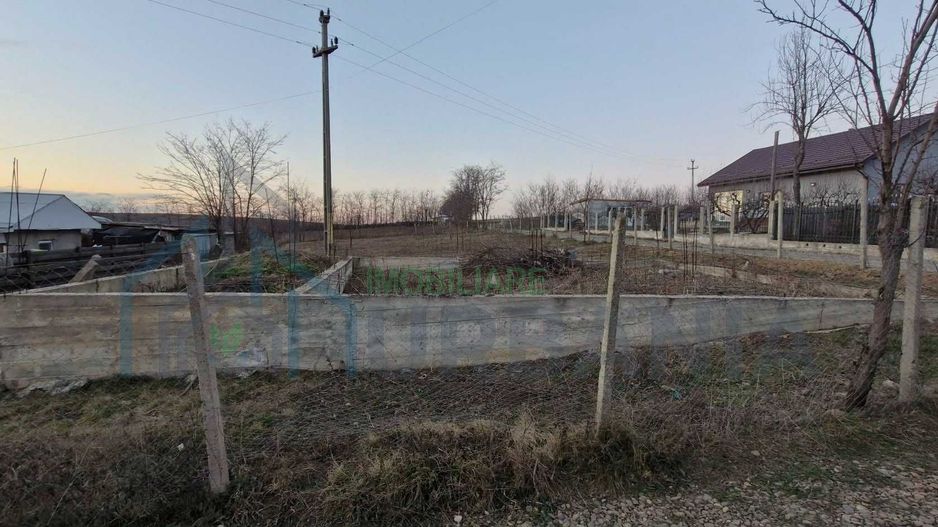 Teren cu fundație pentru casă - Poză 3