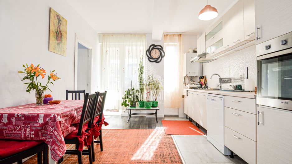 Apartament cu 2 dormitoare si loc de parcare in Floresti, zona Terra - Poză 5