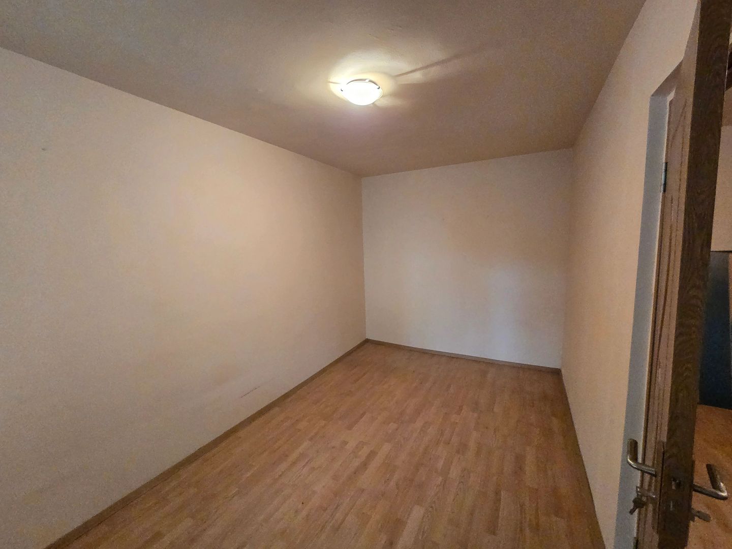 Apartament 2 camere, Zona Piata Dacia, Parter, Necesita renovare - Poză 2
