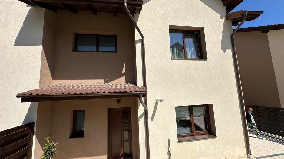 Vila deosebita spre inchiriere in Dezmir! - Poză 22