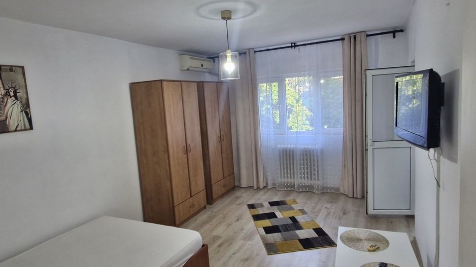 Garsonieră de inchiriat |decomandată | renovată | metrou, Drumul Taberei - Poză 1