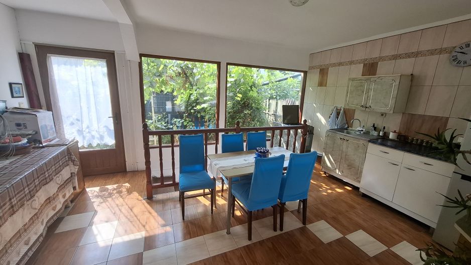 Casă individuală | 160 mp utili | 560 mp teren | Vizavi de intrarea în - Poză 9