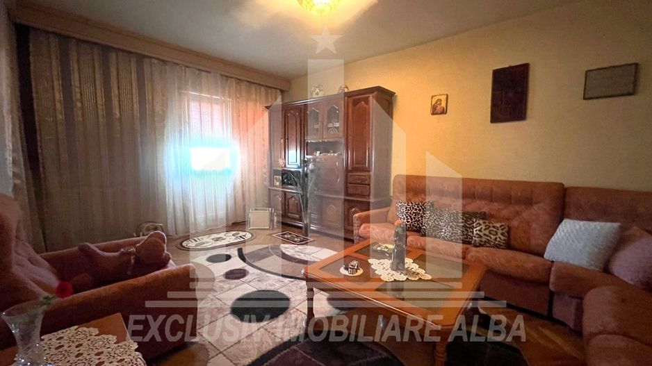 Apartament cu 2 camere decomandate, Ampoi 3 - Poză 1