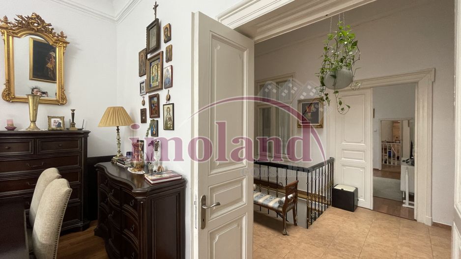 Apartament spectaculos de 4 camere într-o vilă cu farmec istoric pta Victoriei - Poză 5