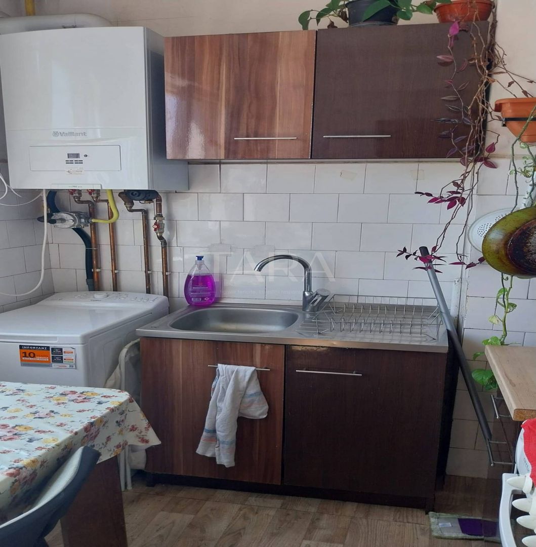 Apartament 2 camere decomandate, ultracentral, renovabil, cu centrală. - Poză 3