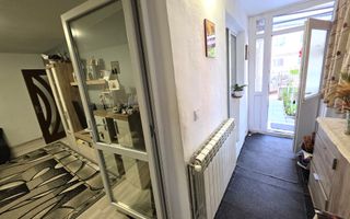 Apartament cu 3 camere, parter, boxă, acces curte, Cetate, zona Closca - Poză 2