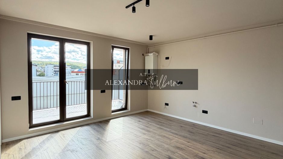 Apartament 2 camere, terasa, etaj intermediar, garaj, Eroilor - Poză 2