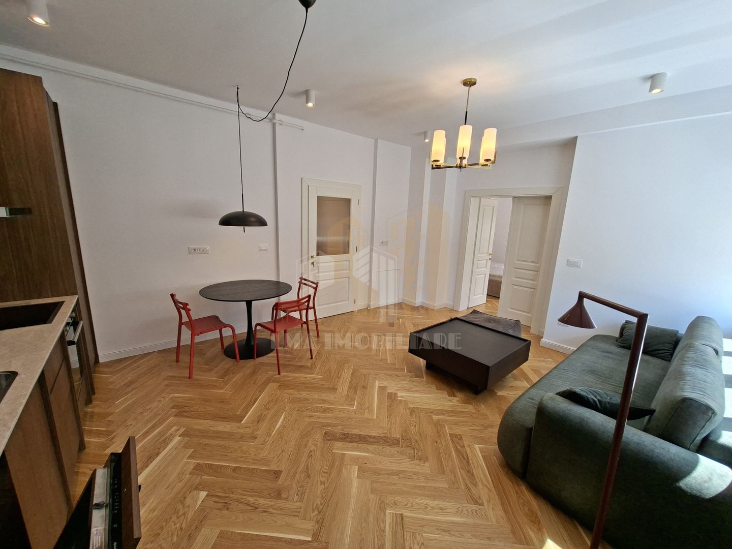 Apartament 3 camere Poarta Schei Brasov - Poză 11