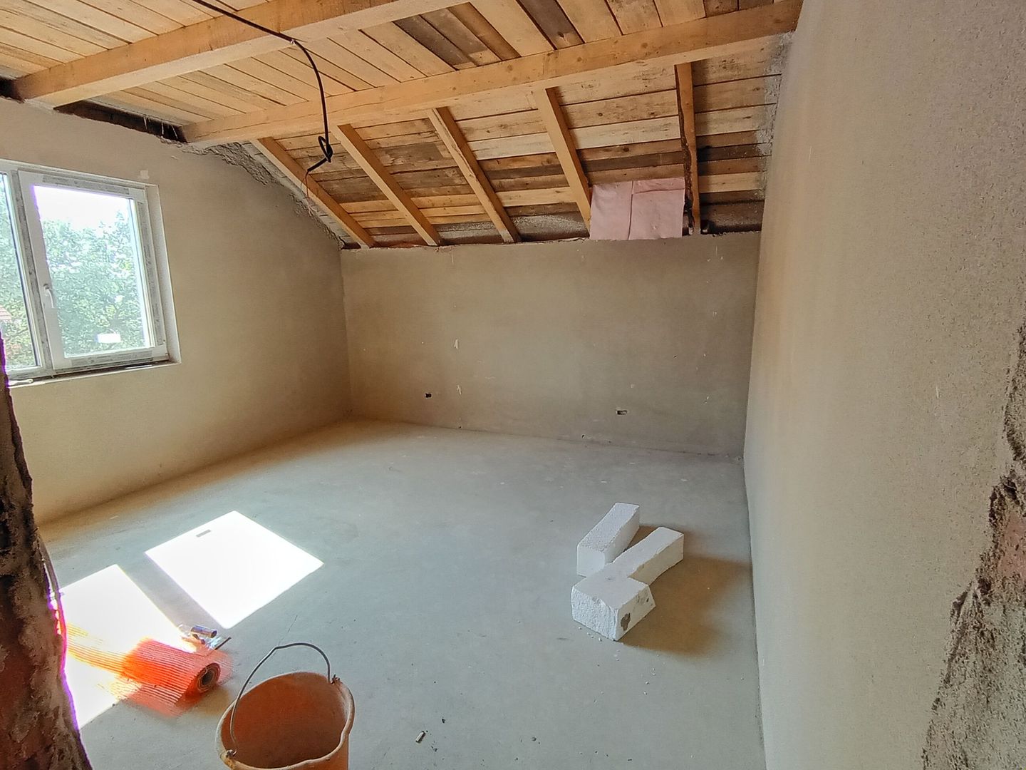 Sanandrei Duplex cu 4 Camere, Drum Asfaltat, Toate Utilitatiile - Poză 11