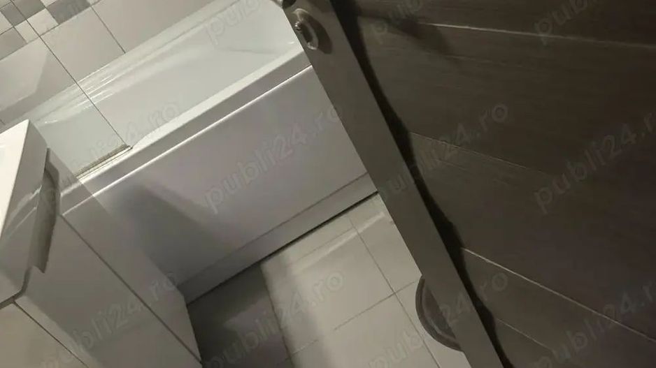 Apartament 3 camere | Etaj 1/10 | Zona Sala Polivalentă - Poză 4