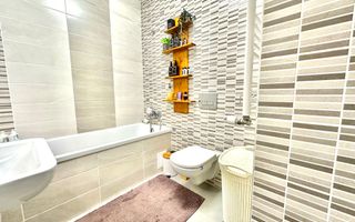 Penthouse modern de inchiririere cu 3 camere, terasă 80 mp zona Coresi - Poză 13