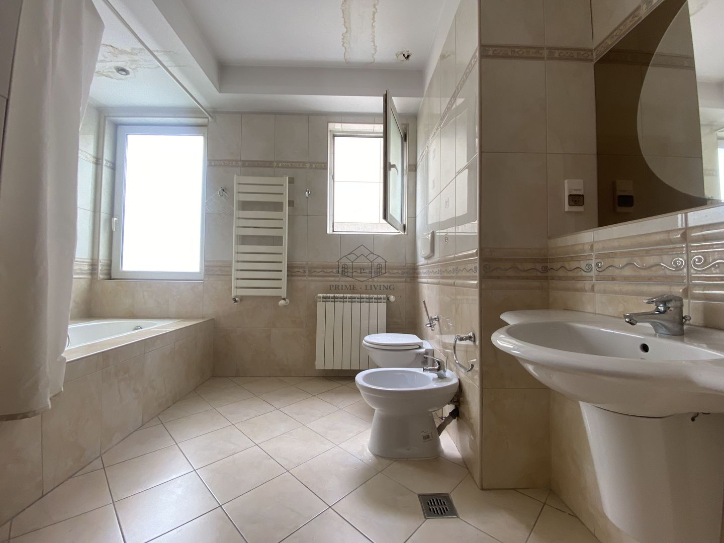 APARTAMENT SPATIOS CU 3 CAMERE LA INCHIRIERE IN ZONA PRIMAVERII - Poză 4