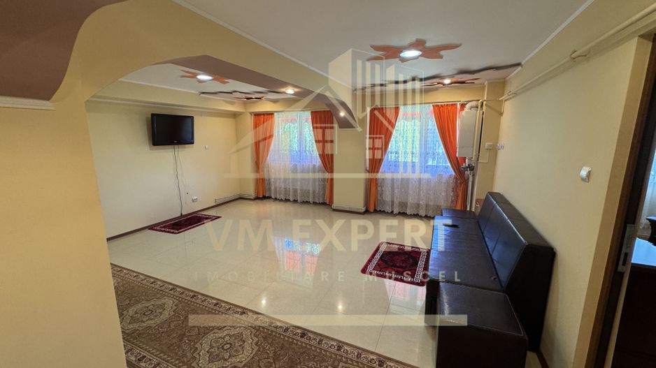 APARTMENT 3 CAMERE ZONĂ CENTRALĂ  PARTER CAMPULUNG - Poză 1