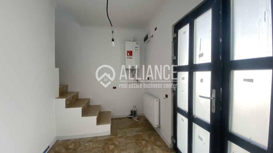 Valu lui Traian (COD 07) Casă P+M cu 5 camere, teren de 517 mp - Poză 4