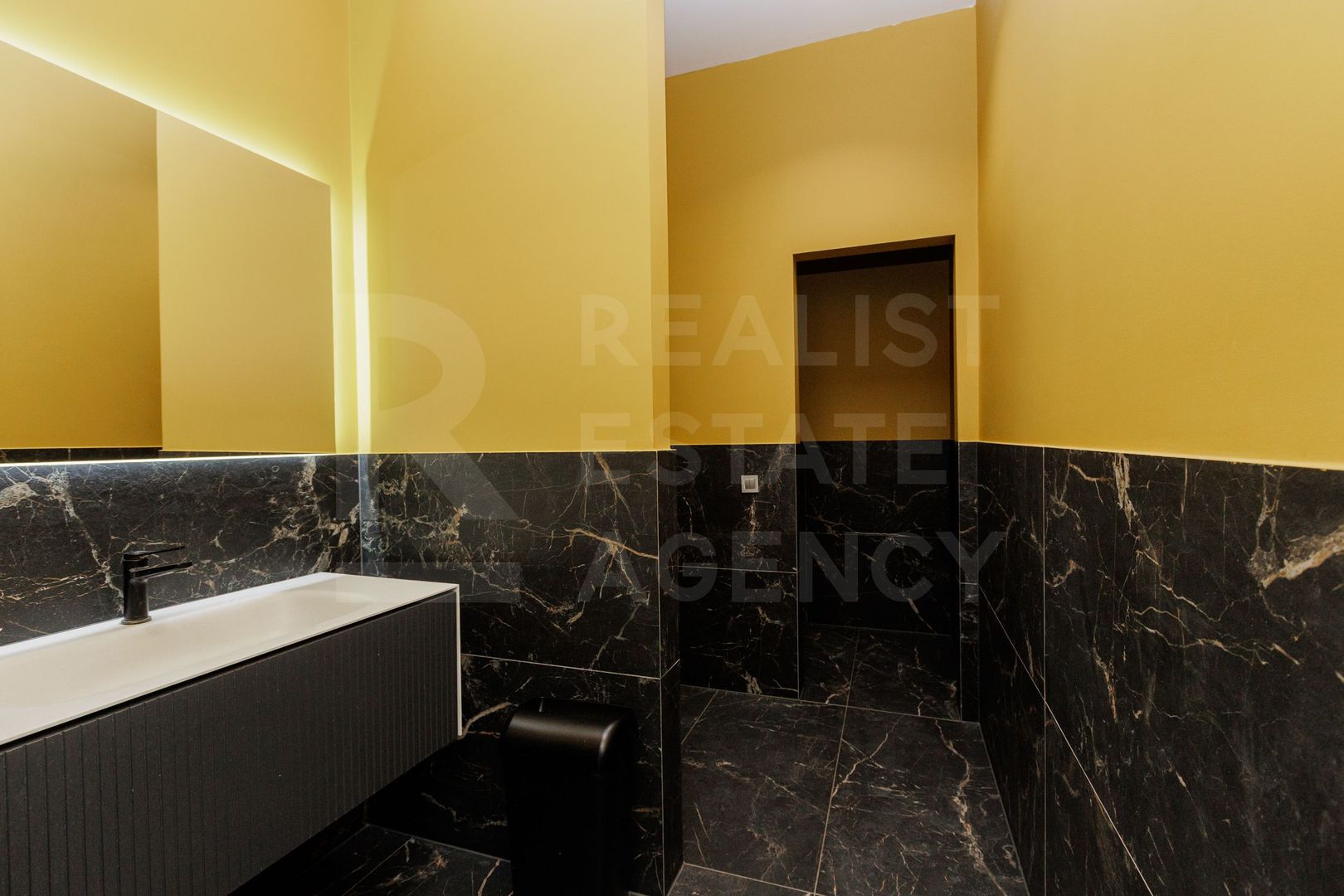 Vânzare, spațiu comercial, amplasat în Ungheni, pe str. Mihai Eminescu - Poză 36