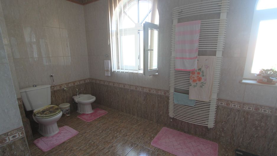 Casă / Vilă cu 8 camere de vânzare în zona Semicentral - Poză 34