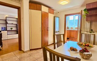Apartament etaj intermediar, luminos, centrală proprie, fereastră la baie - Poză 10