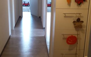 Apartament 3 camere, decomandat - Poză 8