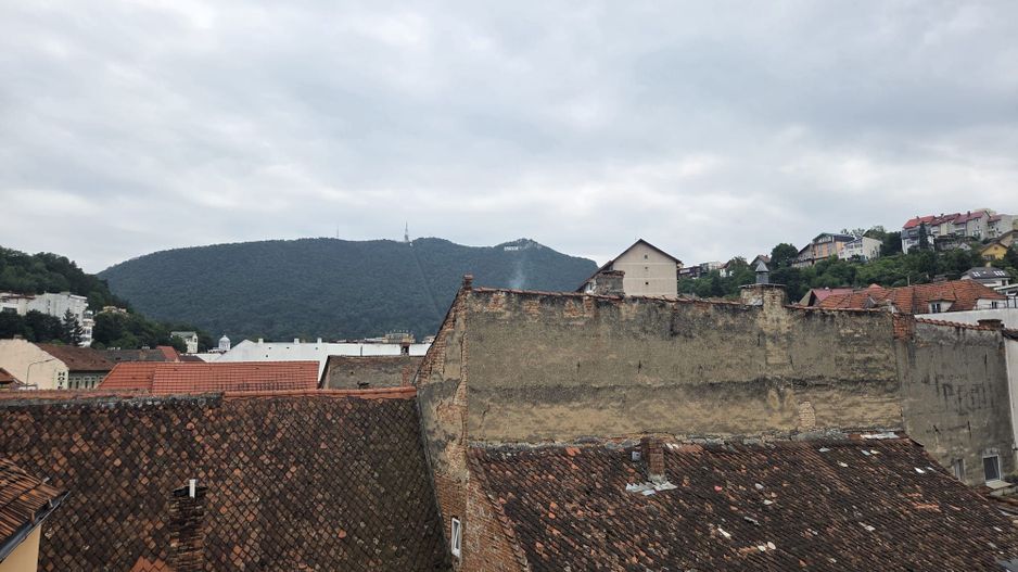 Apartament 3 camere zona centrala - Poză 1