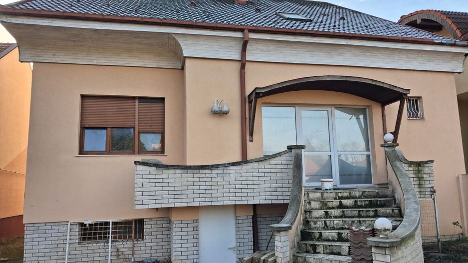 Casa RENOVATA partial 8 cam 6 ari 550mp garaj ANA IPATESCU. - Poză 30