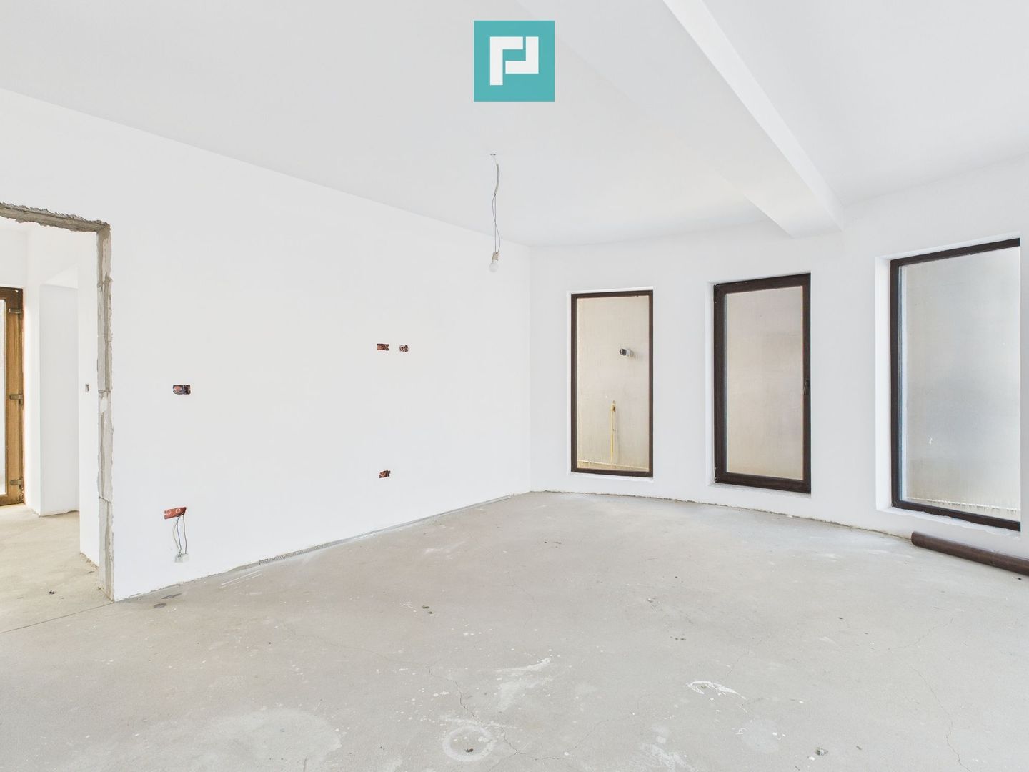 Casa cu 5 camere in Livada - Poză 16