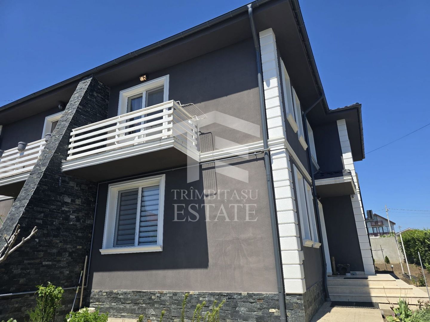 Mangalia - Vila tip duplex moderna. - Poză 1