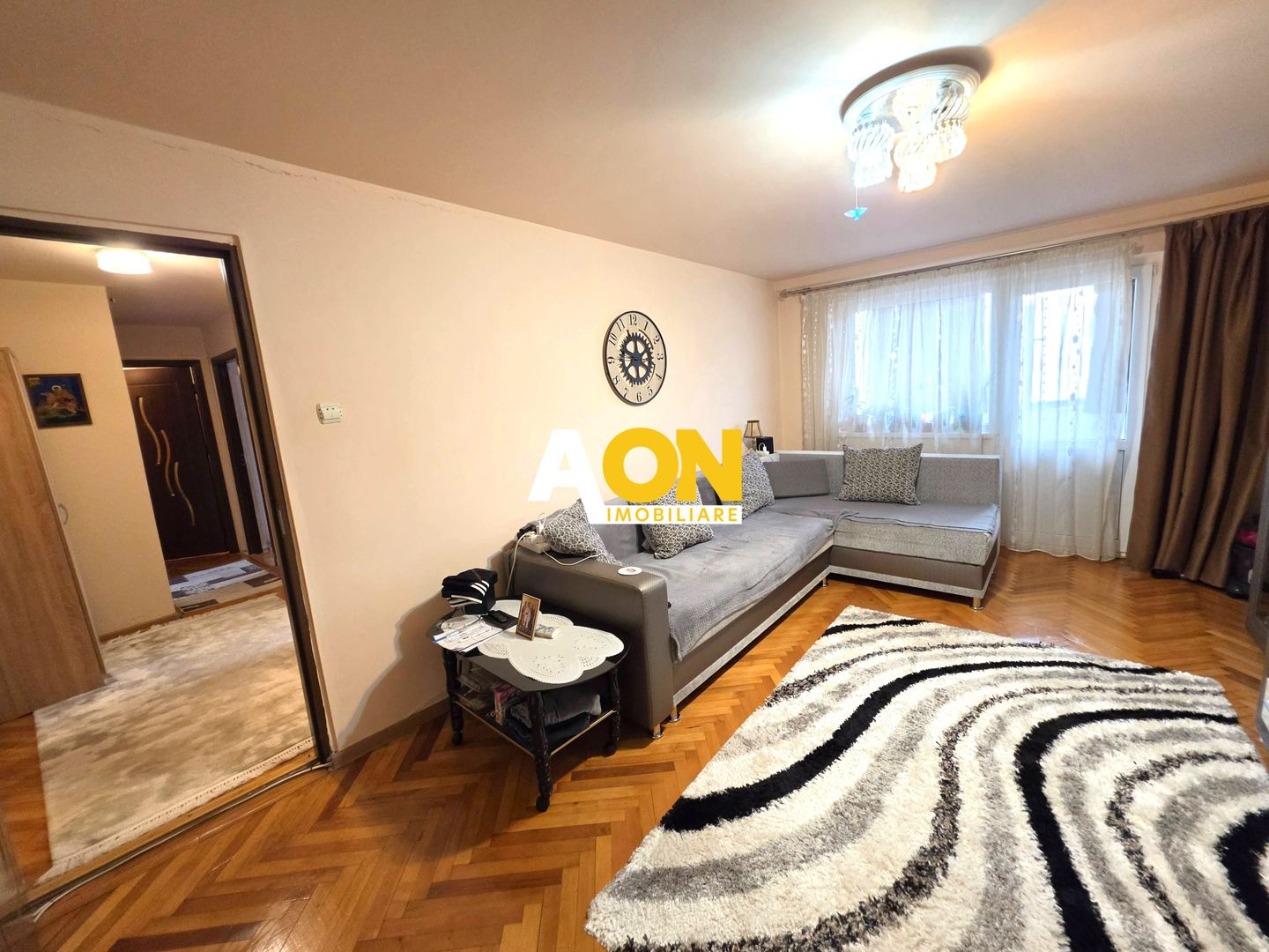 Apartament 3 camere, 2 bai, decomandat, etaj 3, Cetate, zona Stadion - Poză 2