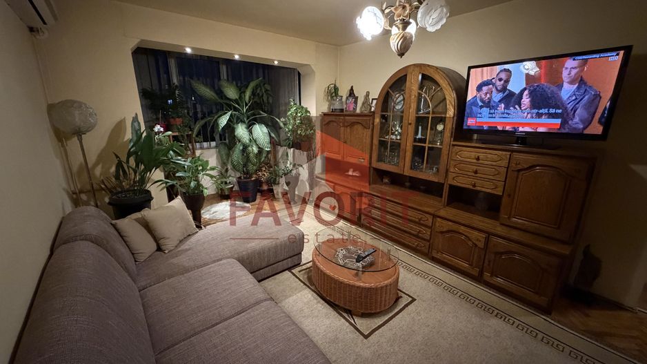 Etaj intermediar. Mobilat. Pozitie excelenta - Poză 1