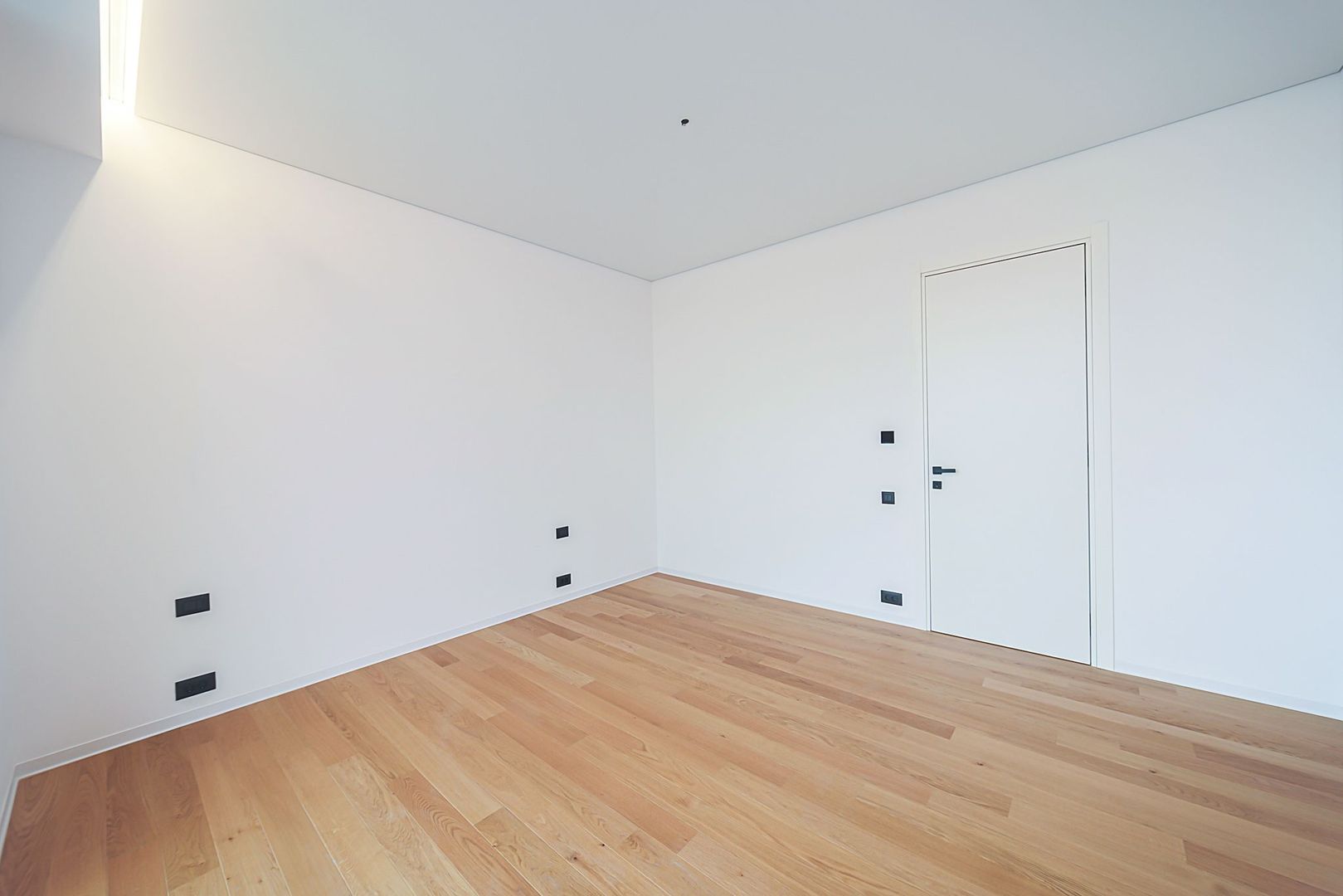 Apartament de Vânzare cu 3 Camere în Zona de Nord a Bucureștiului - Poză 24