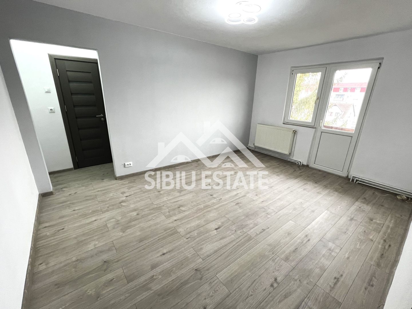 Apartament 2 camere cu balcon, pivnita Sibiu, scoala 9 - Poză 2