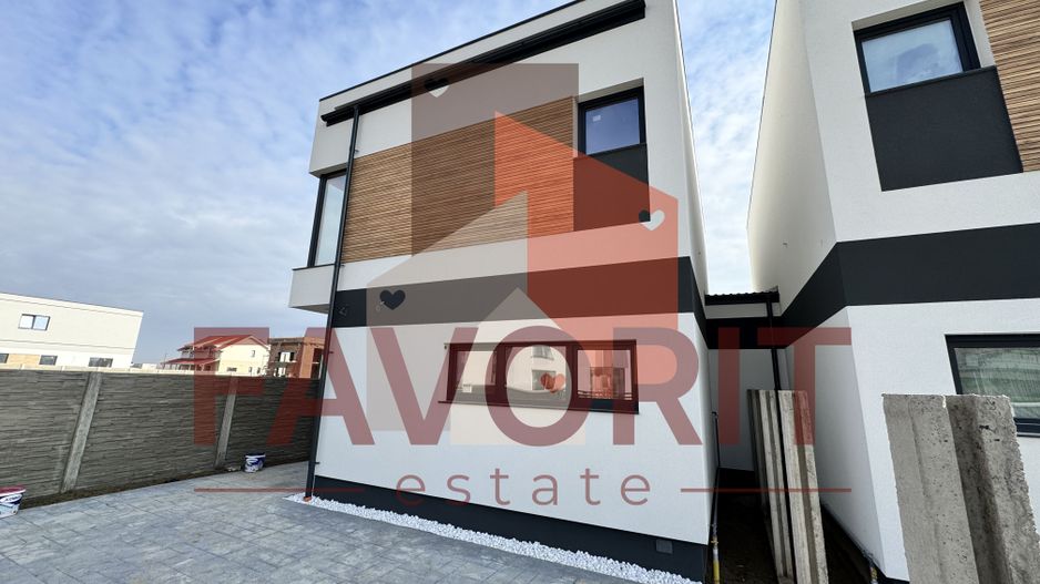 Duplex in Mosnita. Despartit prin anexa. La asfalt. - Poză 3