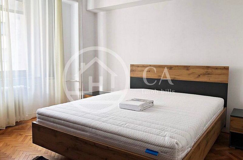 Apartament cu 3 camere de vanzare in zona Centrala, Oradea - Poză 1