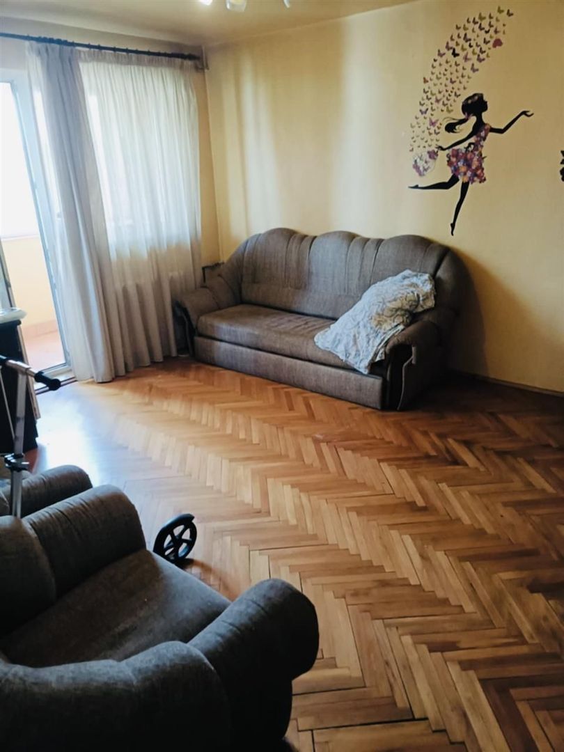 Apartament cu 3 camere  decomandat Rogerius - Poză 1