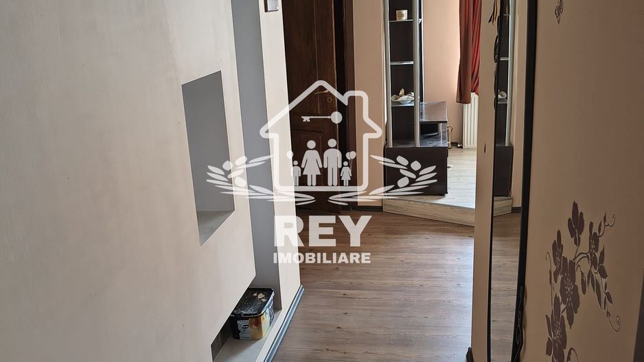 Apartament la mansardă M1+M2  / 3 camere / Terezian - Poză 3