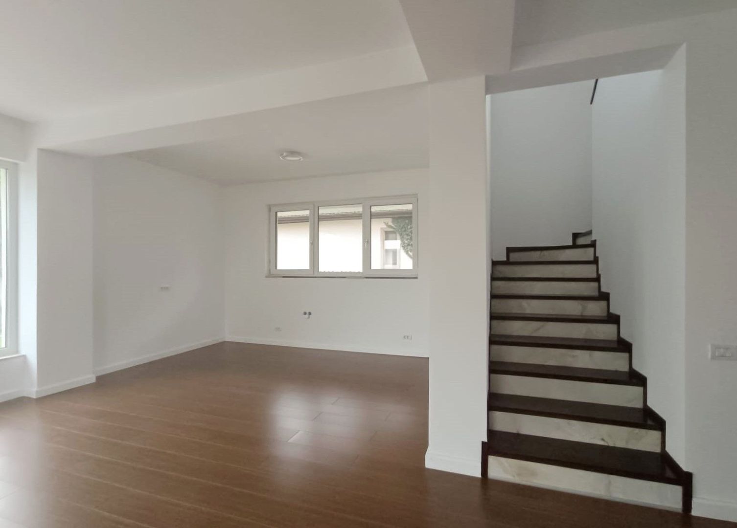 Vanzare casa moderna individuala zona rezidentiala Tunari - Poză 7