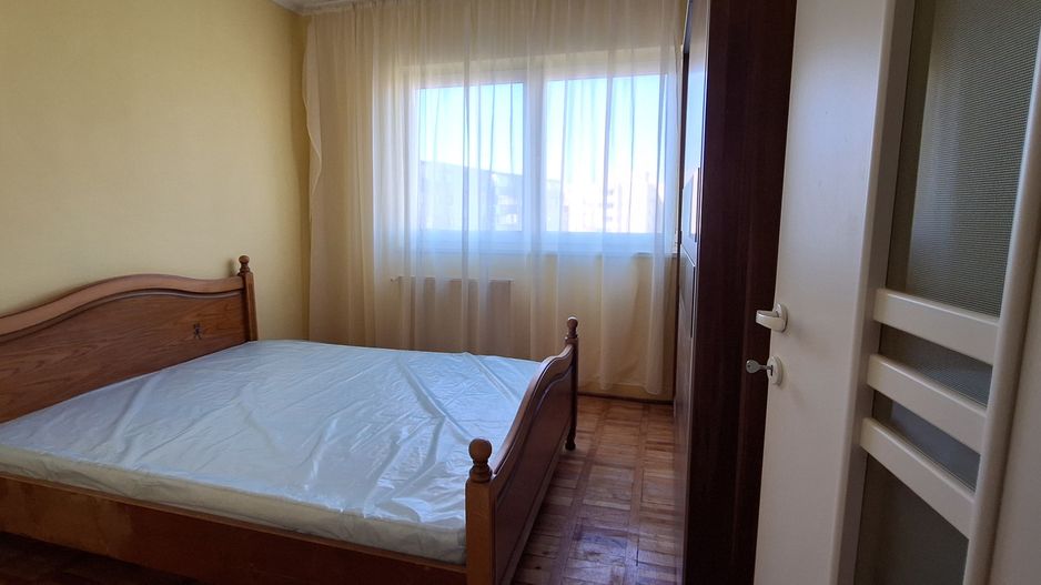 Apartament cu 3 camere - Central - Poză 9